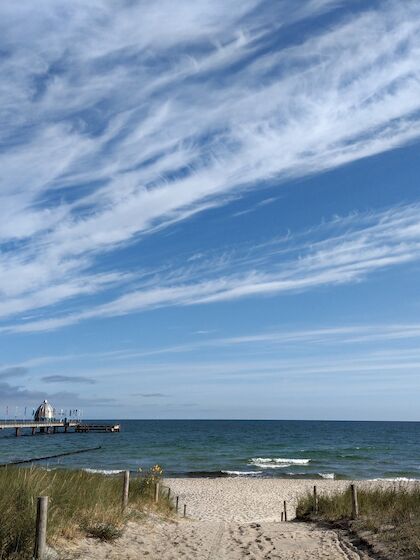 Strand mit Wolken - Kurztrip Ostsee